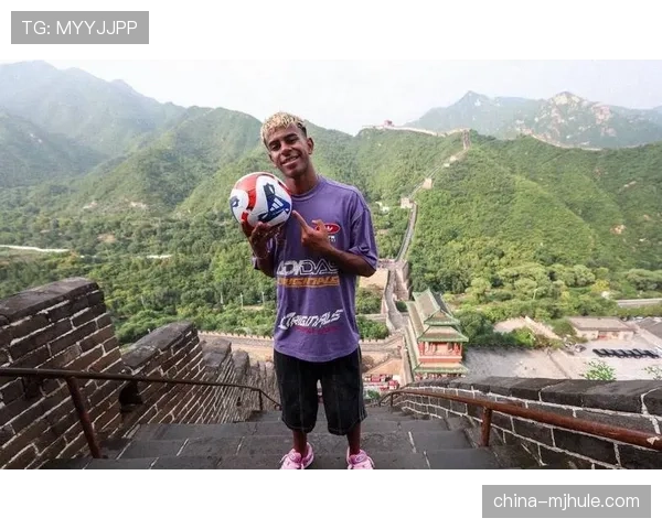 德科：保持冷静是关键 亚马尔仍然只是18岁年轻球员