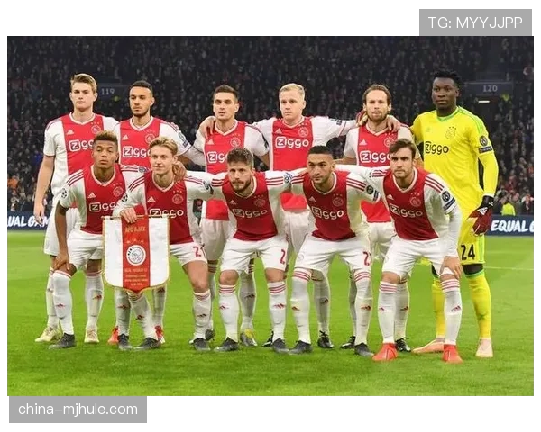 阿贾克斯迎战奥林匹亚科斯 荷甲豪门欧冠征程遇挑战